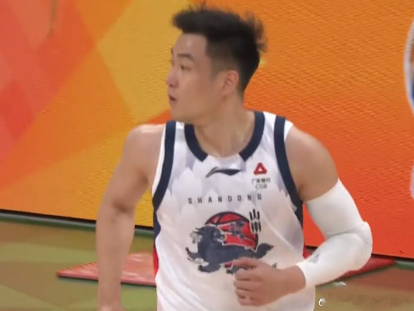 山东1比1扳平辽宁广东1比1扳平龙狮 山东辽宁，广东龙狮，两个系列赛都打到抢3了