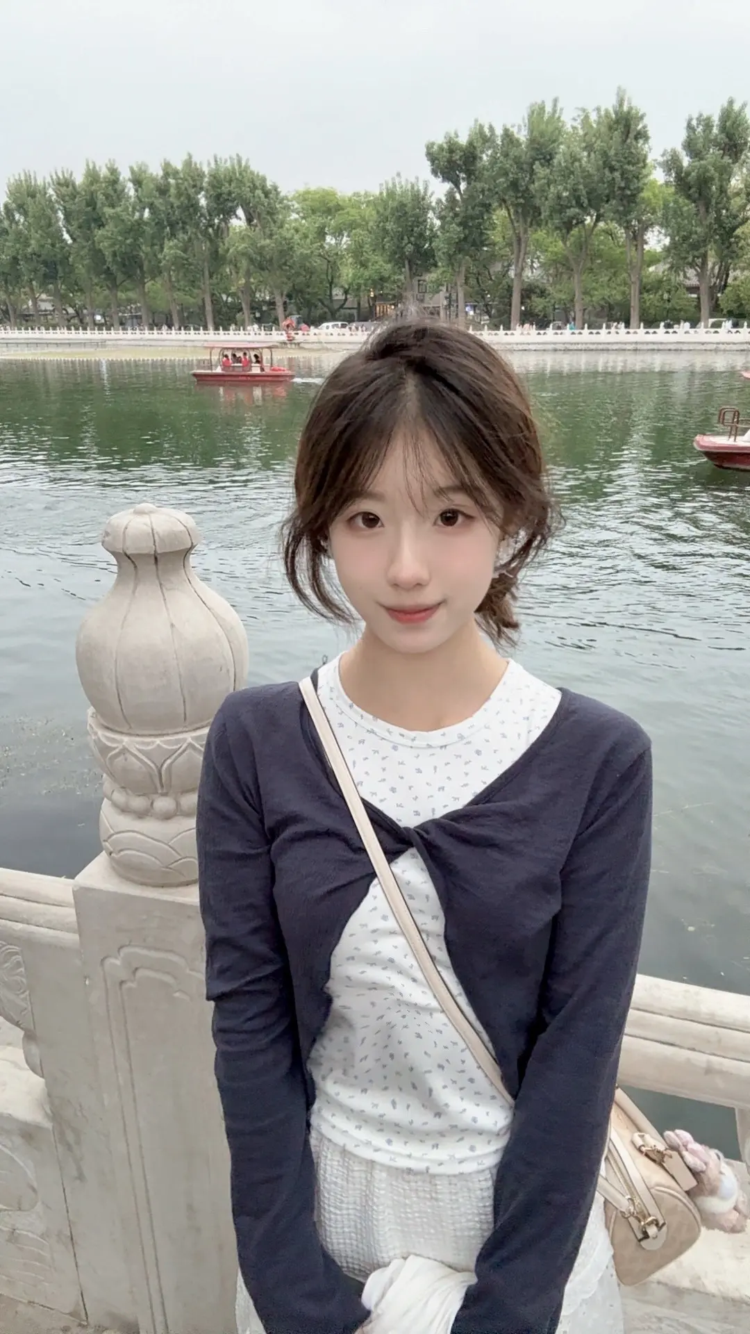如果我是木讷的树 我不必读懂繁琐的人情世故 也不必思世间的晦涩眼神