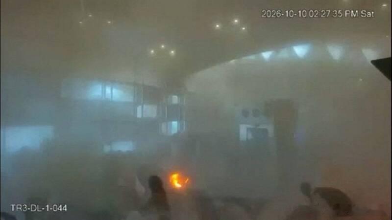 沙特首都机场再遭袭击！也门胡塞武装发动攻击致1死11伤海外新鲜事 也门胡塞武装近