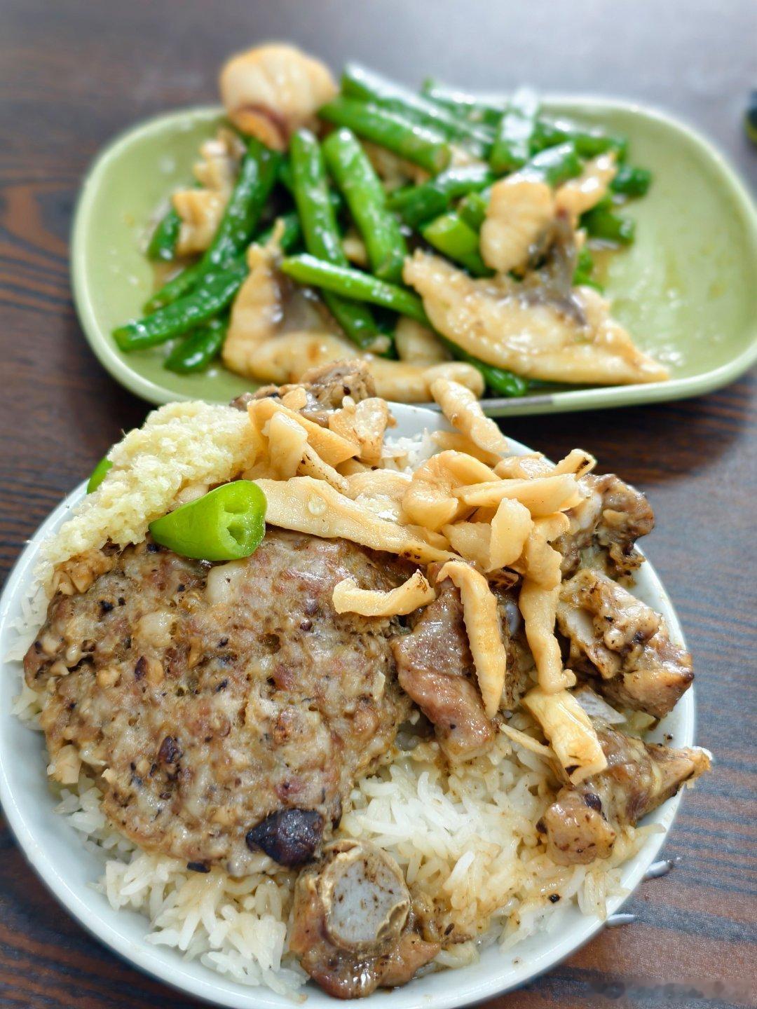 美食中山 10元排骨饭中山到处🈶，10元一碟的脆肉鲩鱼片炒豆仔🔥（5块鱼片还