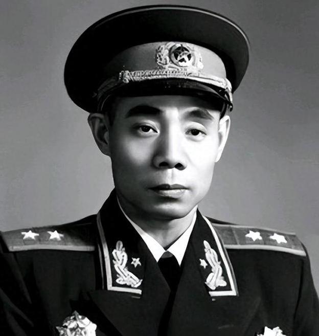 1977年，一个前途无量的部队干部被下放长江当渔夫，两年后收到一封仅八个字的信，
