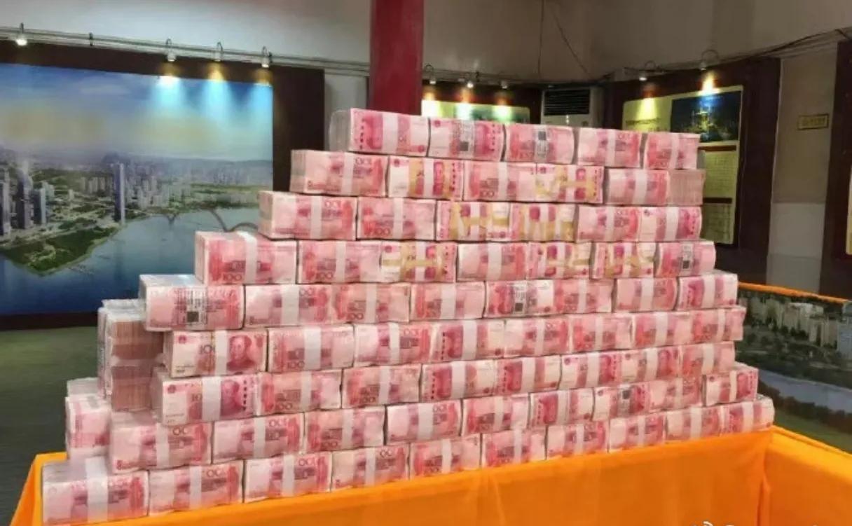 墙里墙外，💰里钱外。