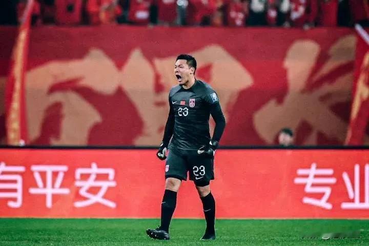 这是真能鸡蛋里面挑骨头，这锅王大雷该背吗？
  对于刘洋失误造成国足丢球，媒体人