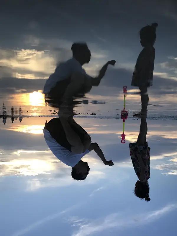 想变得淡定从容，其实没那么难。认知上，得接纳“失控是常态”，人生充满变数，别因事