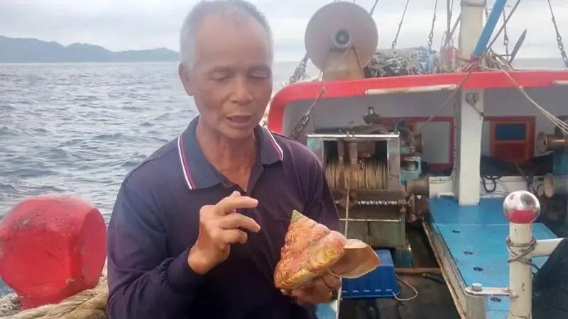 台湾宜兰林姓渔民21日在龟山岛外海水深约120至200米海底捕捞到直径约20公分