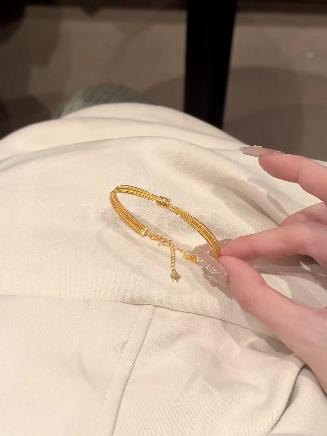 周总，这个金镯子我很喜欢，麻烦周总了