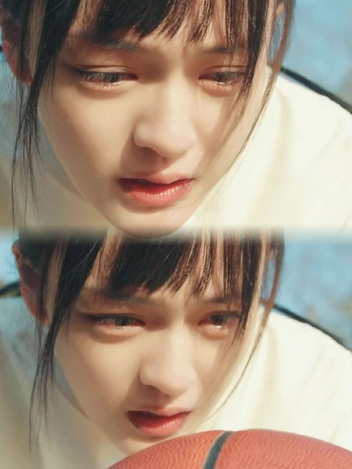 文淇新剧崩溃哭戏  文淇的演技，让陈朵这个角色深入人心。在篮球场上的崩溃大哭，是