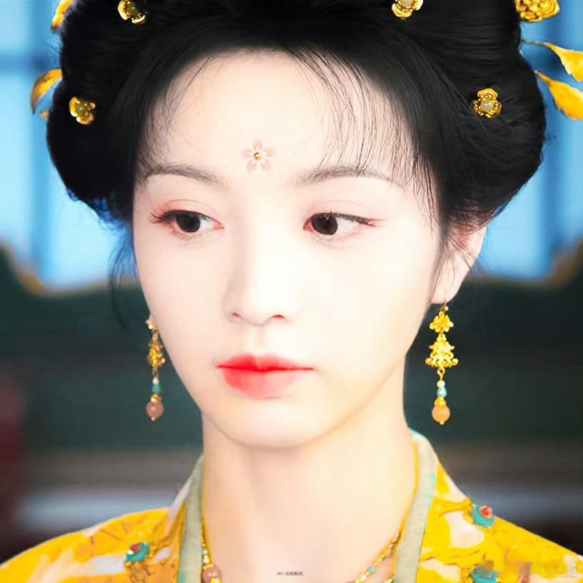 田曦薇这和真猫咪有什么区别 《子夜归》里田曦薇的猫塑太绝了！抬手推窗时的慵懒随性
