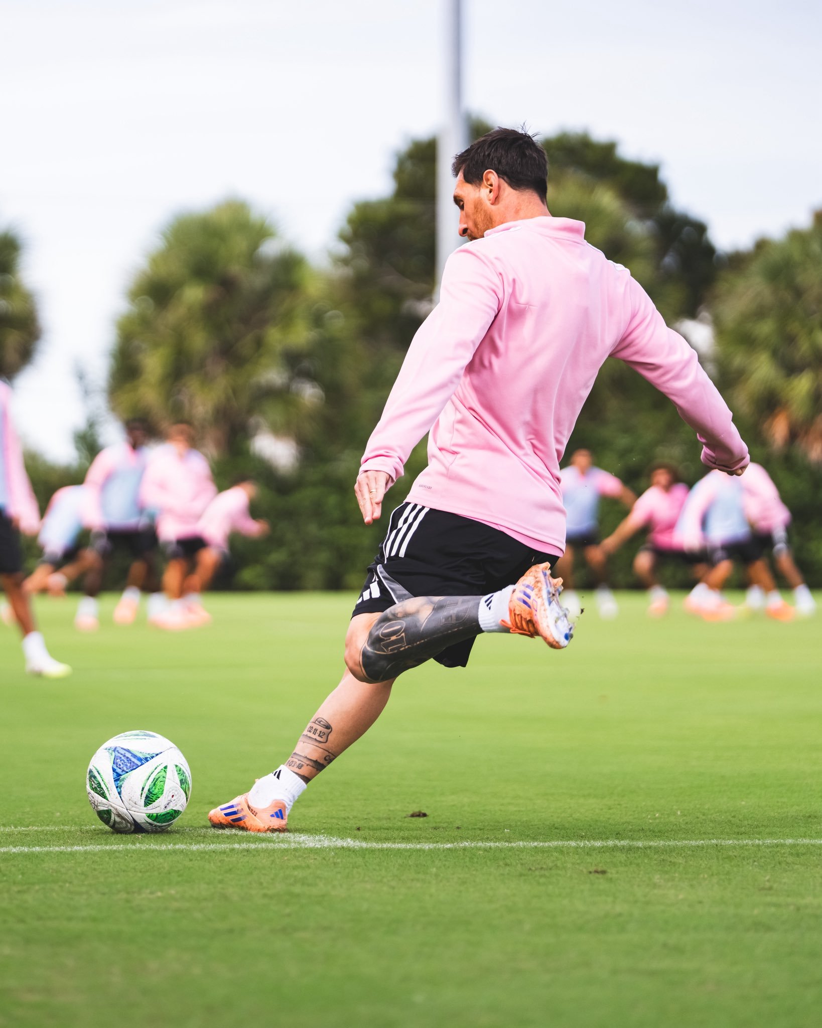 今日份训练的梅梅季后赛半决赛对阵纽约队之前的最后一次训练🐐北京时间11月30日