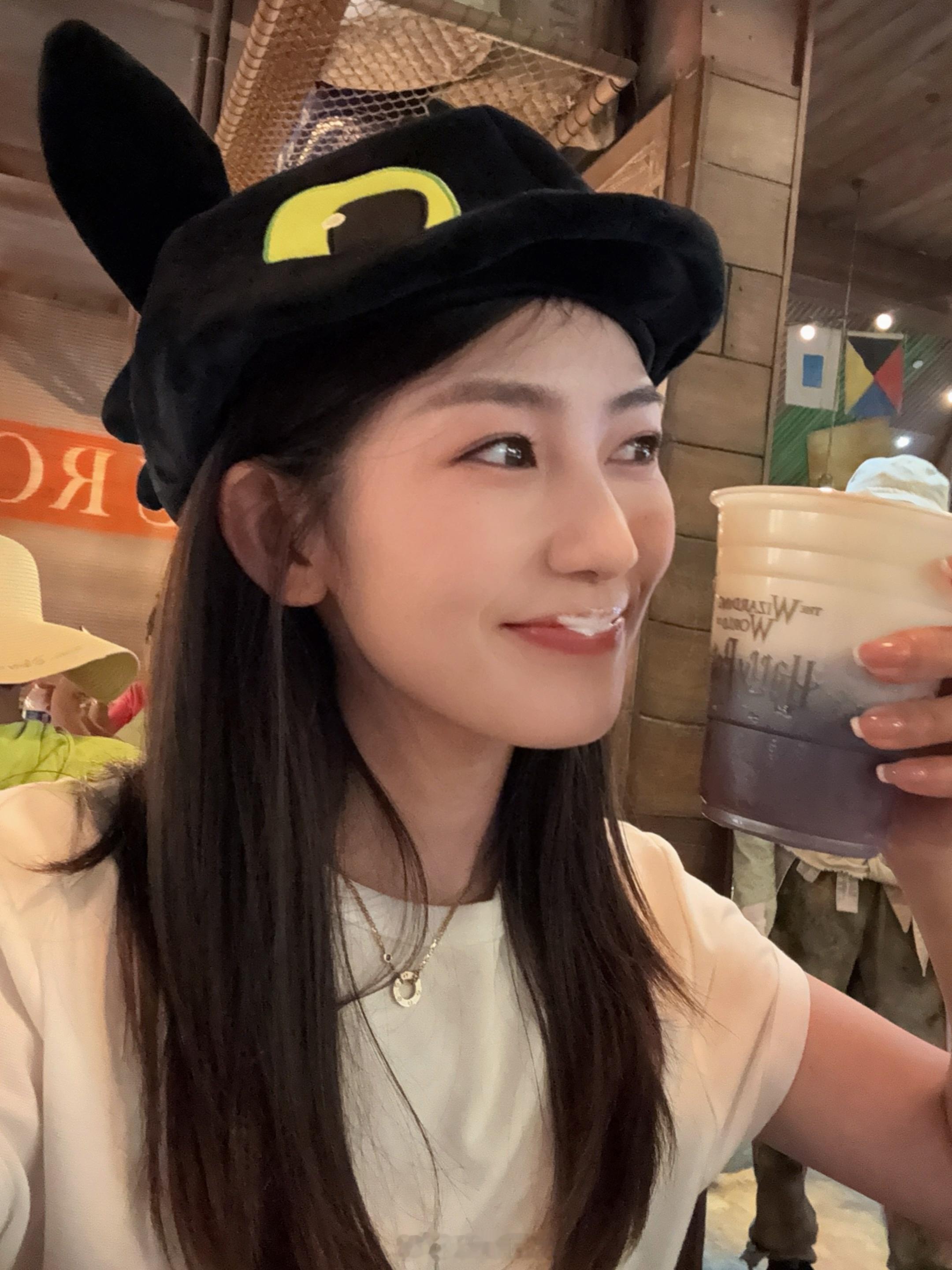 早呀！六一儿童节快乐，希望大家永远对新鲜事物保持一颗童心，好奇且活力