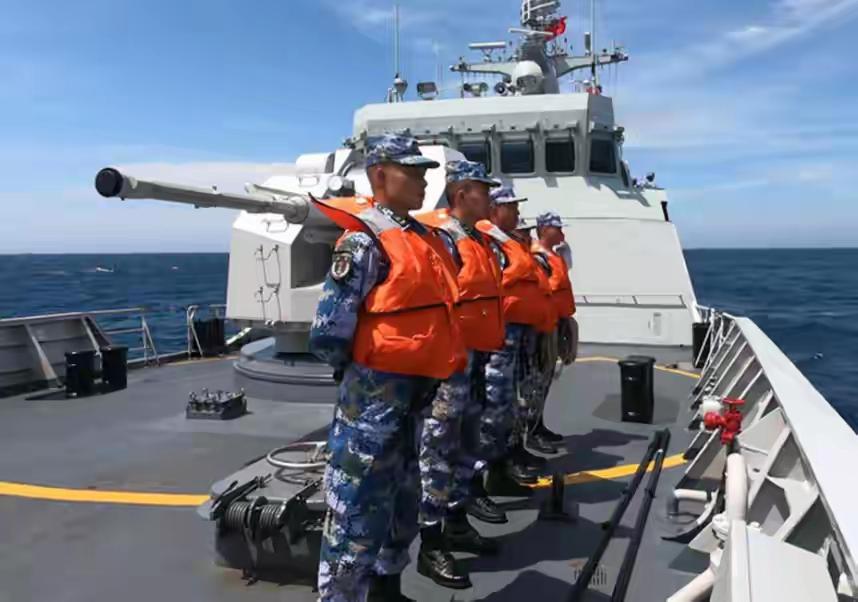 刘公岛这场演习不一般。
选在甲午战争故地实弹射击。
里面意味很深。

黄海演习本