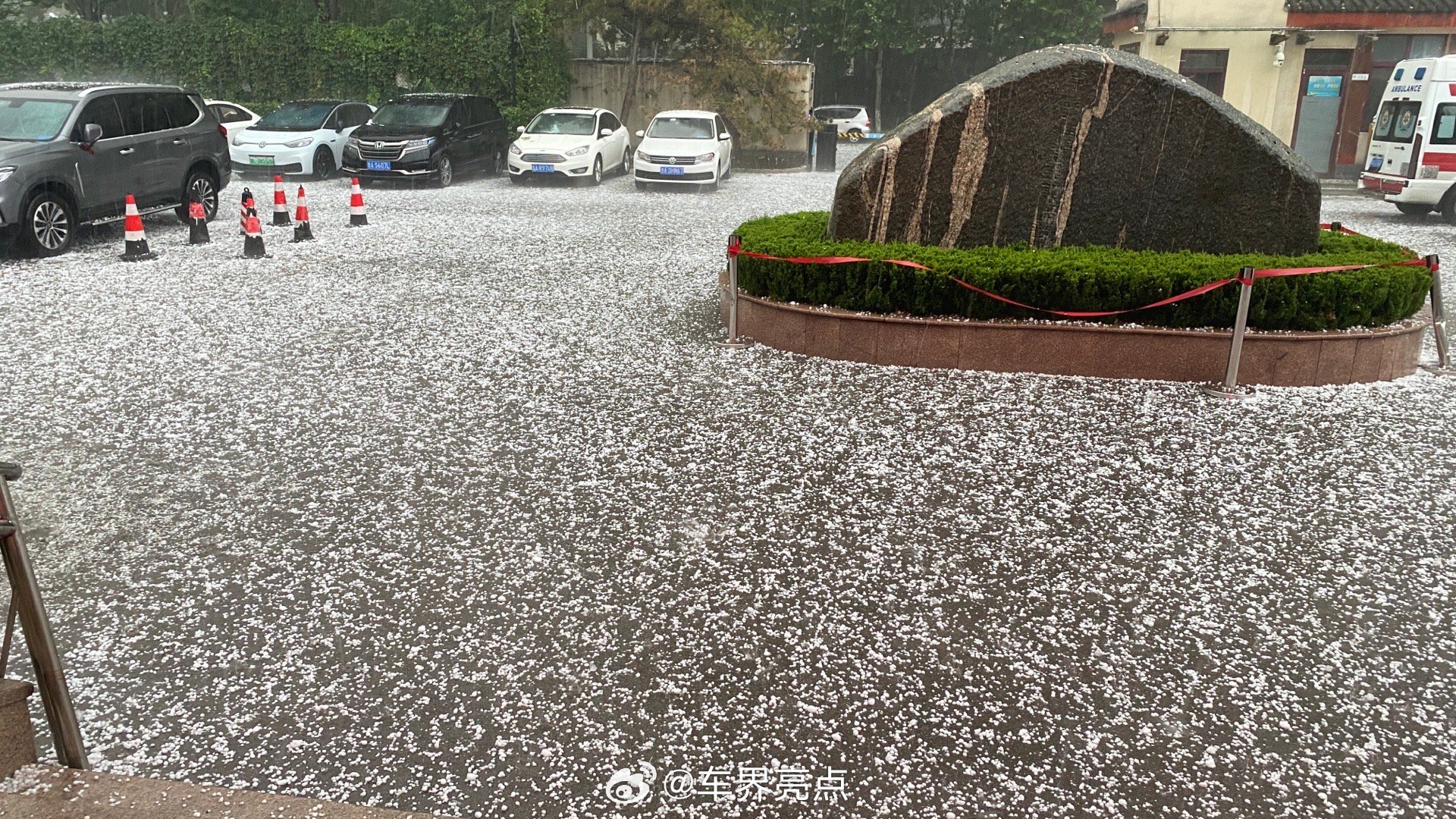 真的很突然下冰雹了希望大家都买了车损哈车界亮点汽车 济南