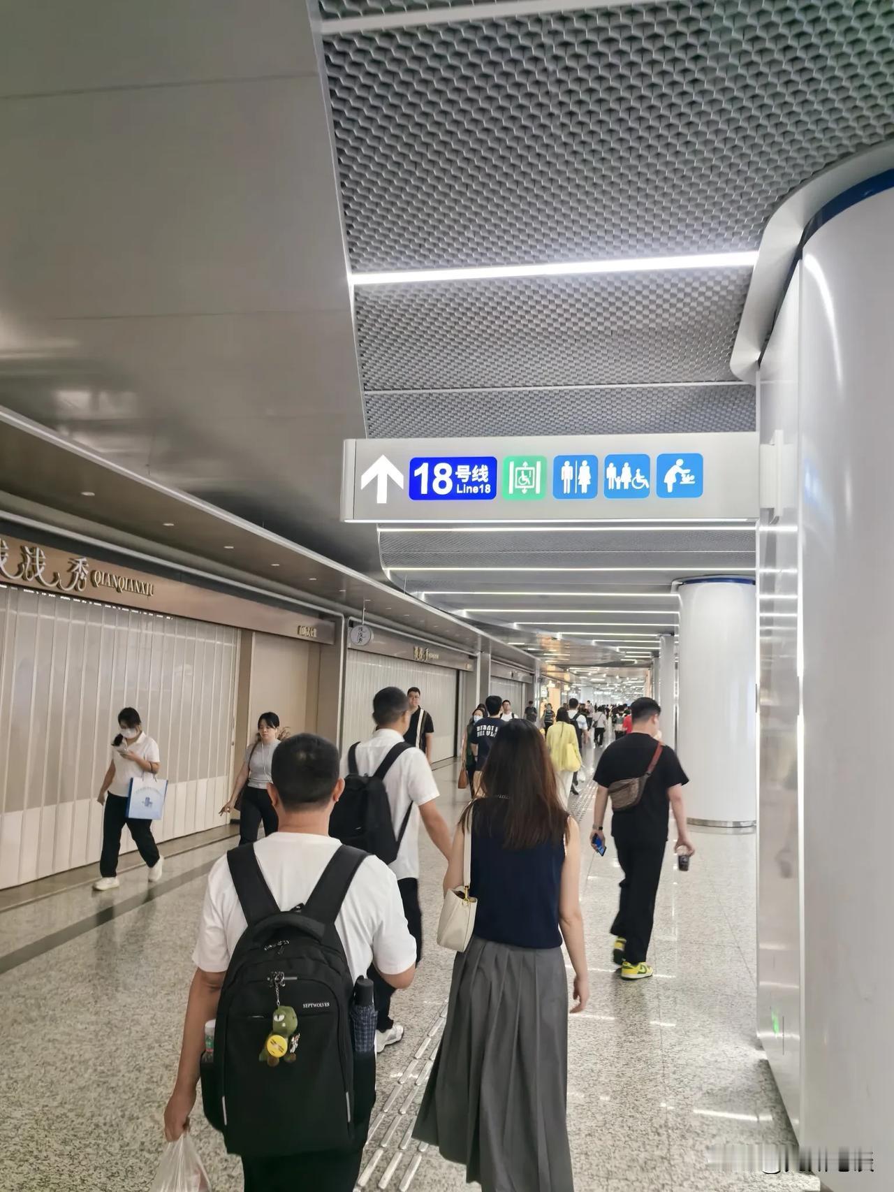 你觉得住在郊区，往返城区通勤累，耽误时间！可是知不知道你们也是有人羡慕的对象啊！