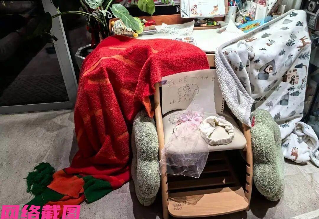 杭州拱墅有八岁的女孩把过年过成了自己的想法。

这里女孩以自己天马行空的想法，在