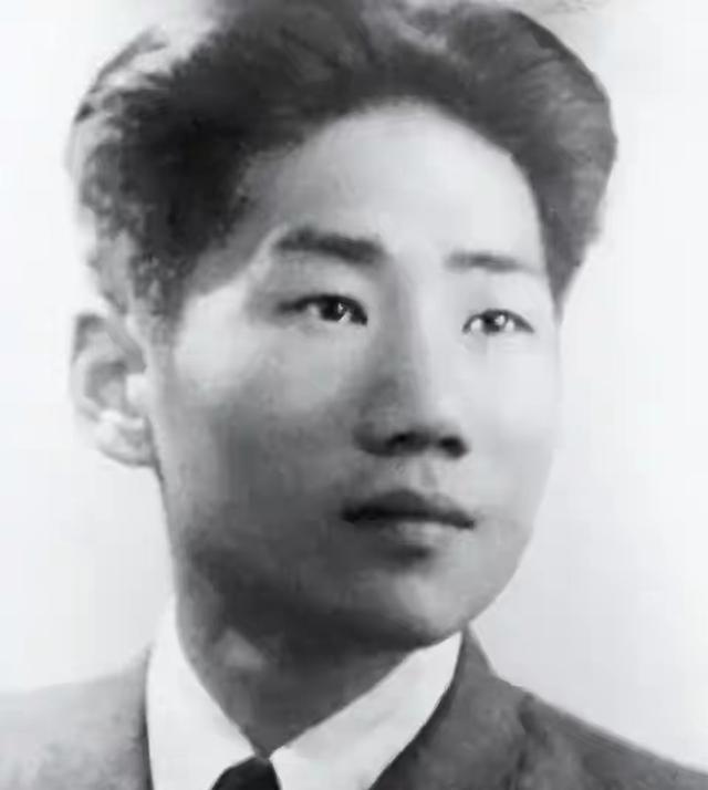毛岸英壮烈牺牲真相尘埃落定，主席一句肺腑之言，道尽家国大义
毛岸英牺牲后，消息并