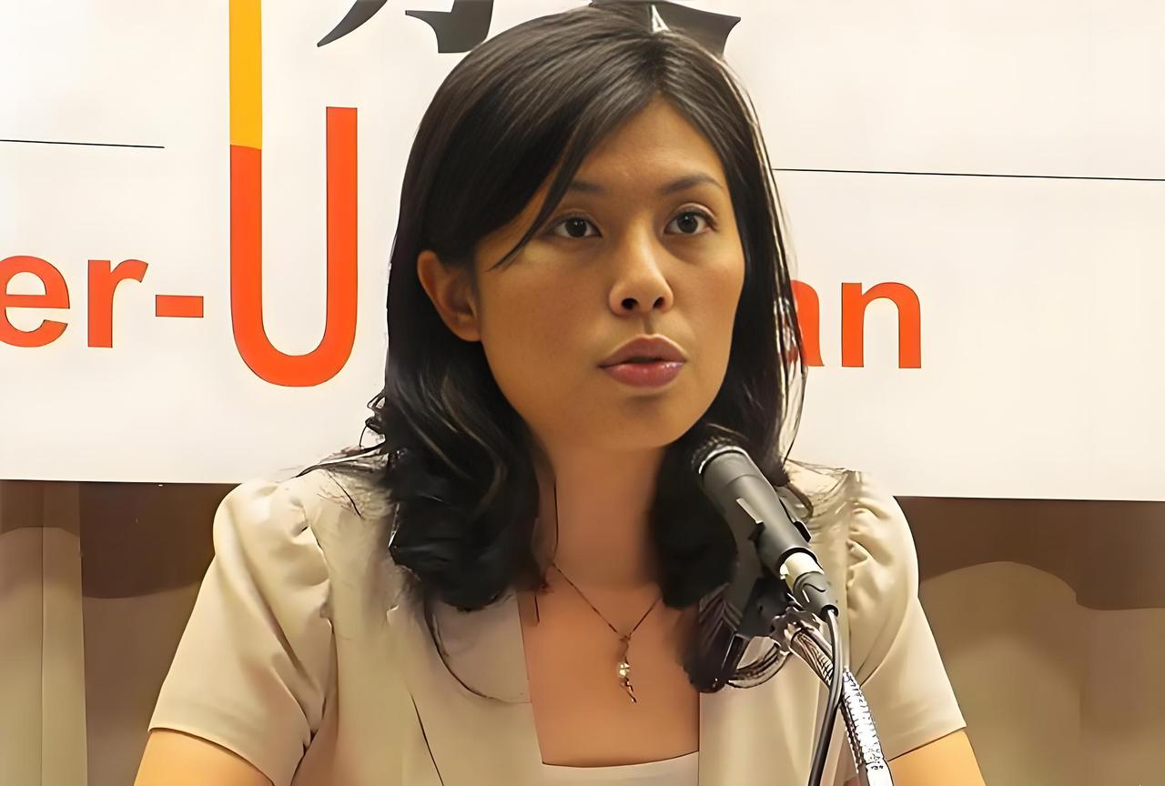 一边高呼"与邻为善"，一边狂掷7800亿买武器——卢市长，您不觉得自己的手和嘴打