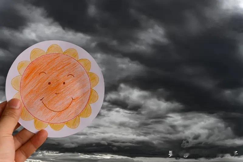 人活着，态度至关重要。最好的生活态度，得在成长中接受失去，努力前行，抛弃不同频的