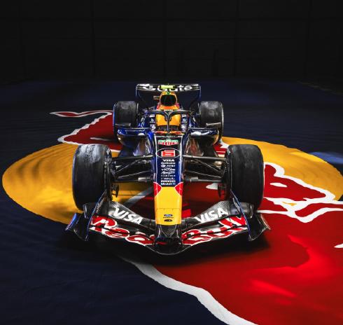 你以为的F1赛车完全依赖内燃机？其实并不是，这种顶级国际赛车比赛早就与时代接轨了