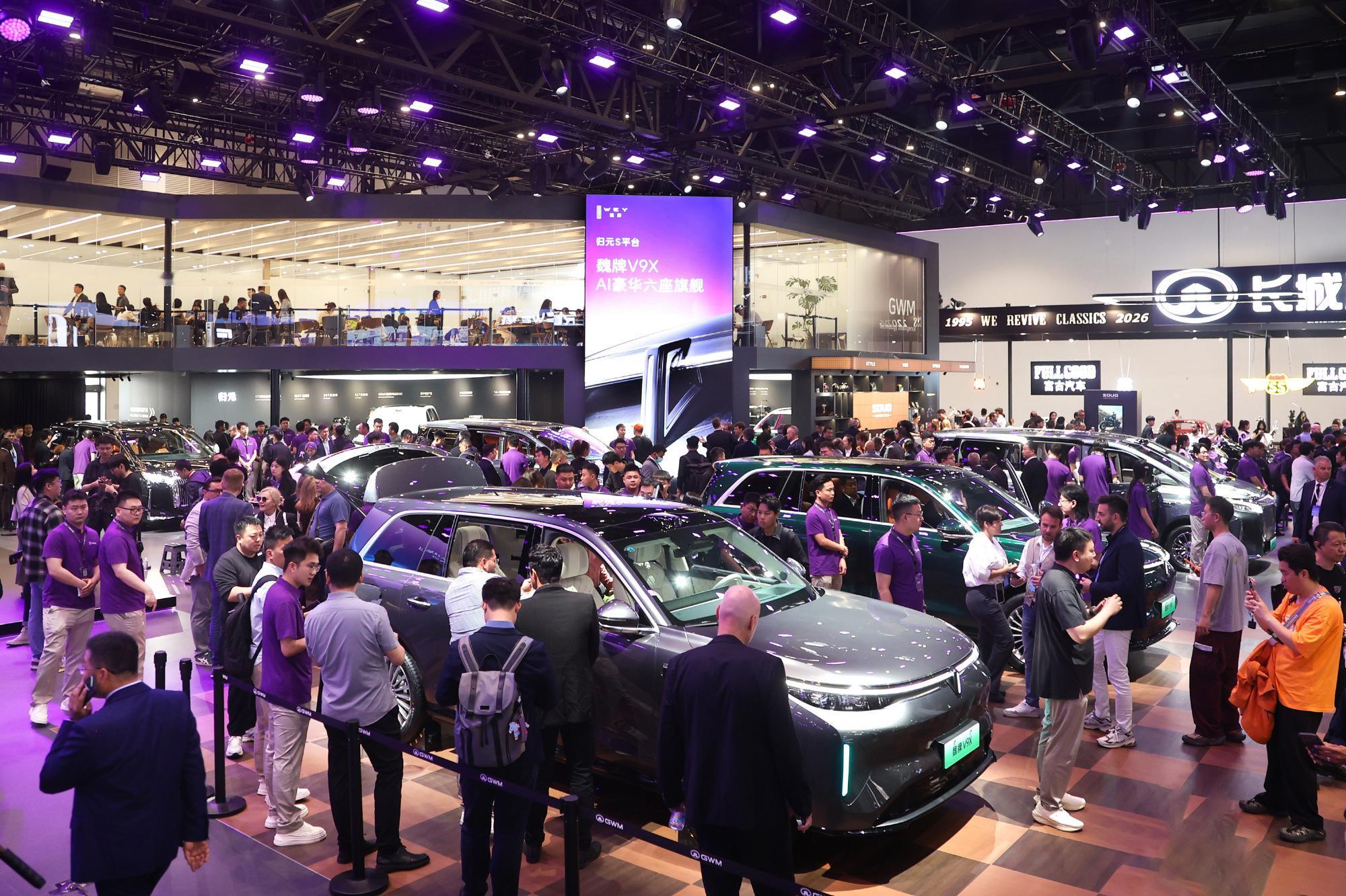 北京车展上，魏牌CEO赵永坡公布了V9X年内出海计划，这款旗舰SUV将登陆欧亚和