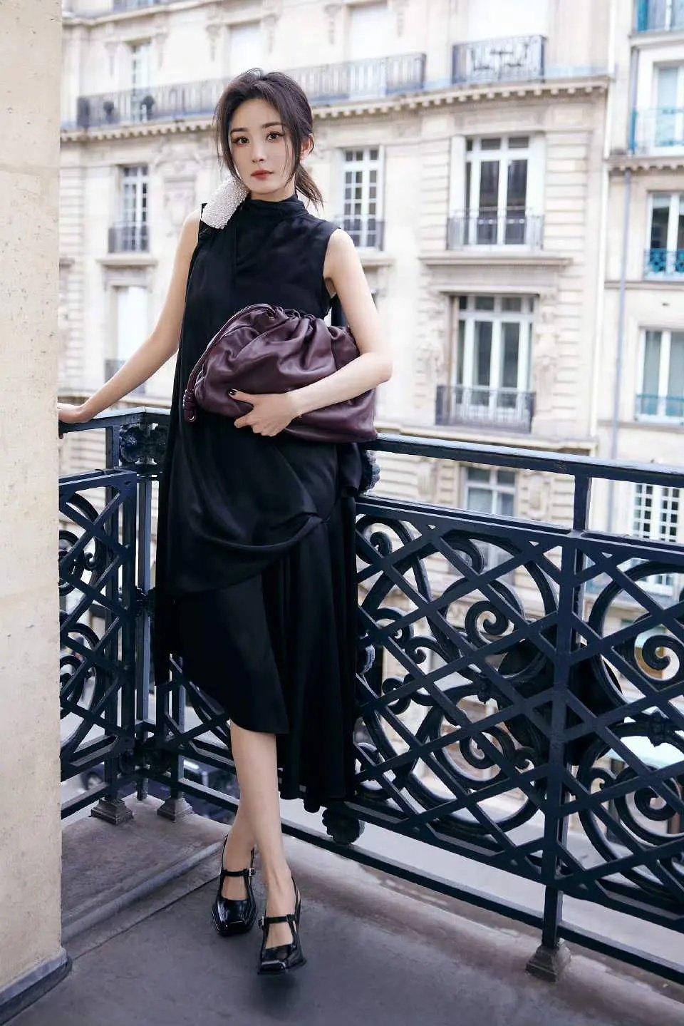 杨幂是真的美啊，好白好瘦 ​​​