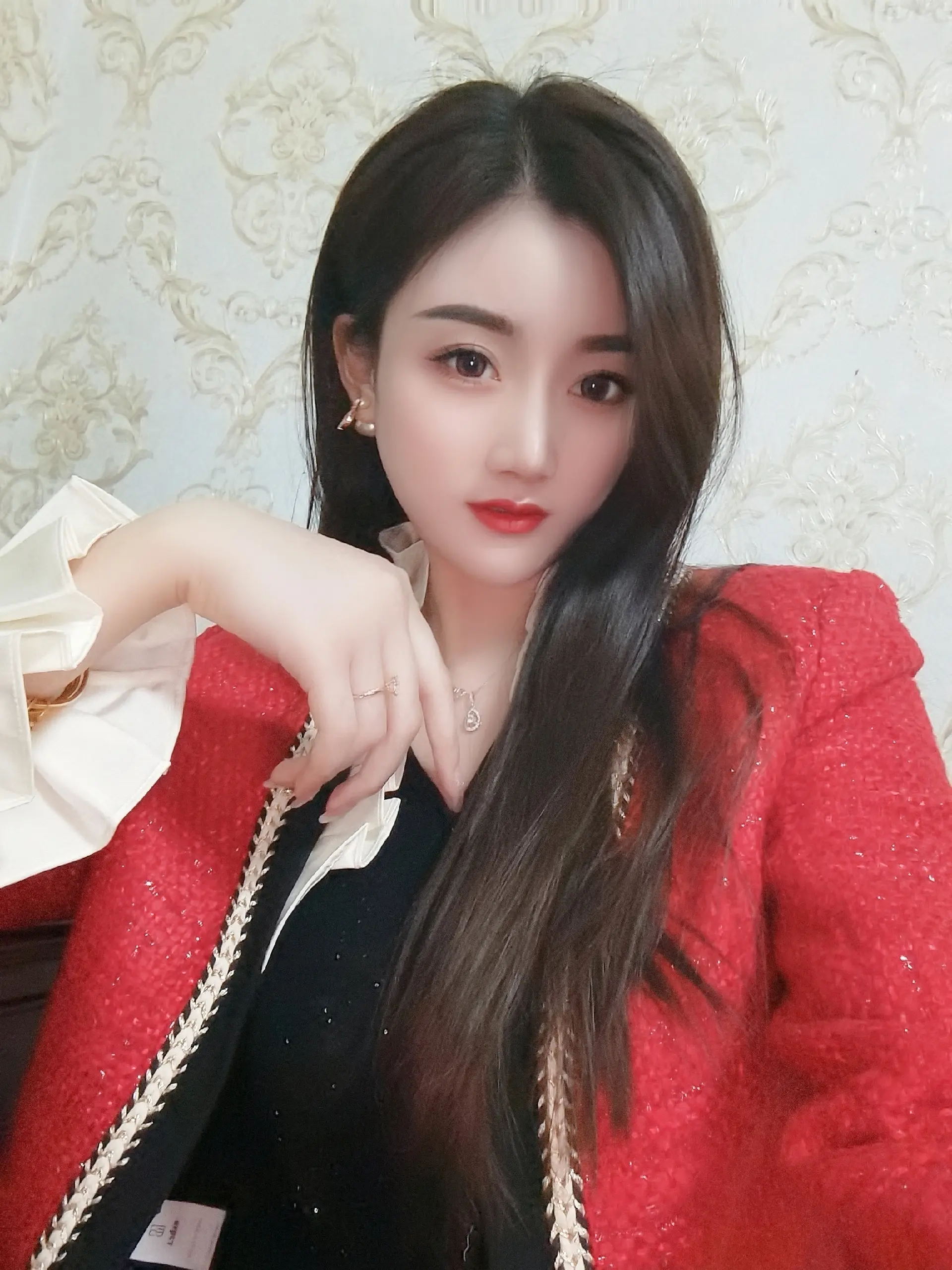 只要皱纹不长进心里，我们永远风华正茂！做一个快乐的中年少女吧～