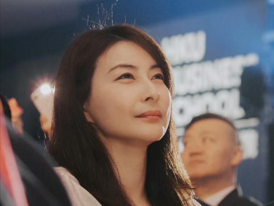 郭晶晶，高调发文！

3月16日，一向低调的郭晶晶，罕见的在社交平台写下400多