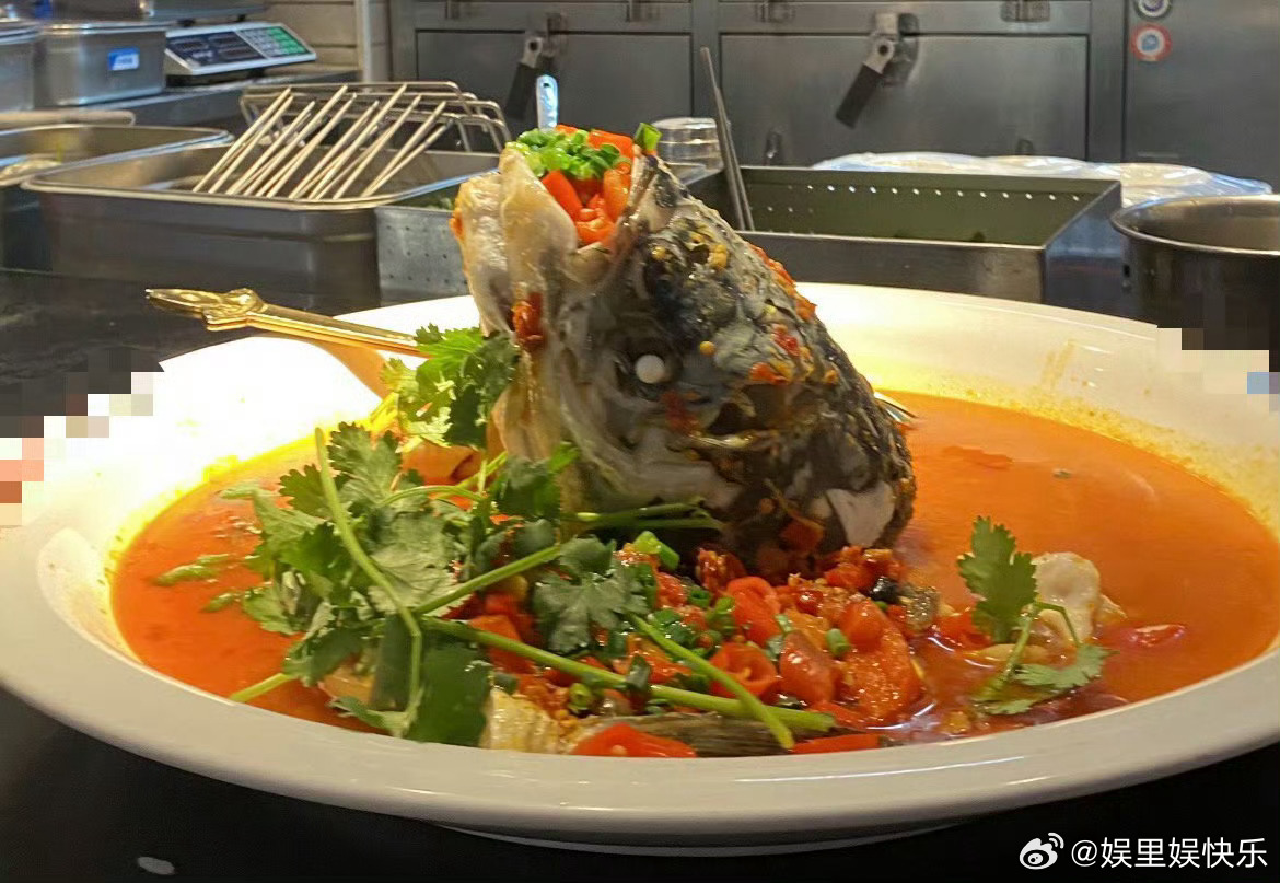 没有人在湖南能拒绝剁椒鱼头🏆擂主宝座稳稳守住！剁椒鱼头凭独特鲜辣口感拿下美食大