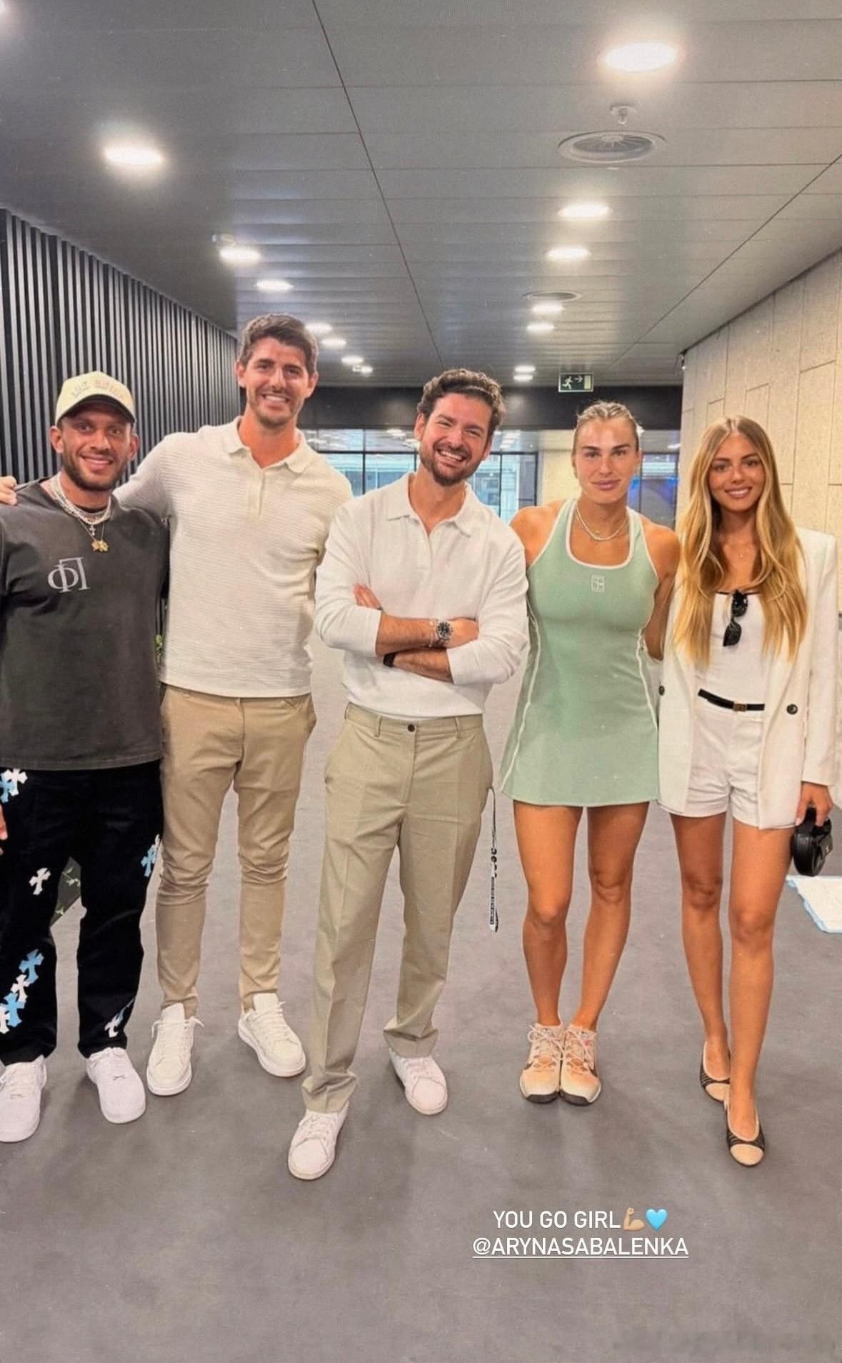 萨巴伦卡x库尔图瓦夫妇💑昨天Aryna在马德里1000赛迎来了自己红土赛季的第