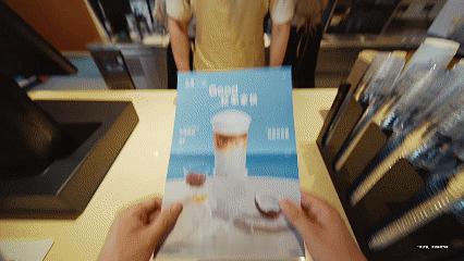 ​​古茗吴彦祖 现在连点咖啡都能被“吴彦祖”包围了？视频里各行各业的人都戴着他的