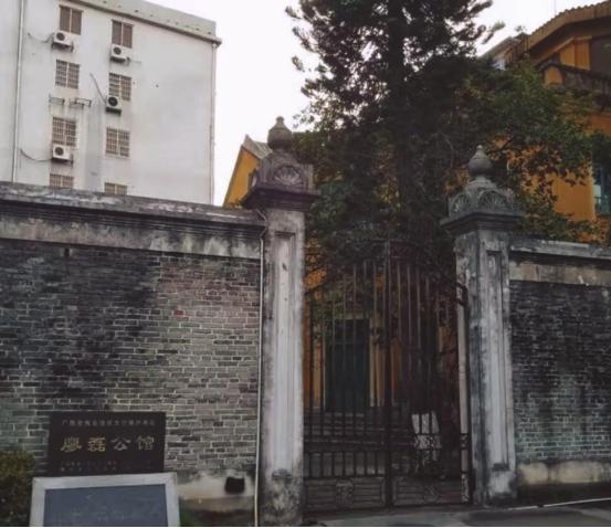 广西陆川县最近这事，引发了众怒！
 
广西陆川这处“廖磊将军旧居”真正值得讨论的