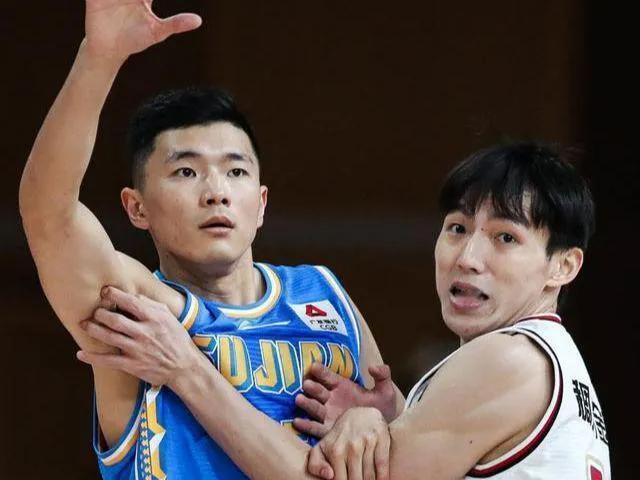 跟任骏飞拿“最佳第六人”不同，CBA三将顶薪性价比更差，合同其实就是他们的保护期
