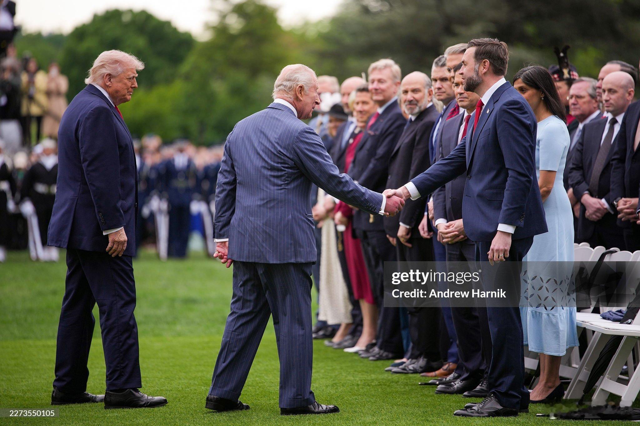 英国王室 🇬🇧🇺🇸4月28日，查尔斯国王和卡米拉王后抵达白宫，特朗普总统