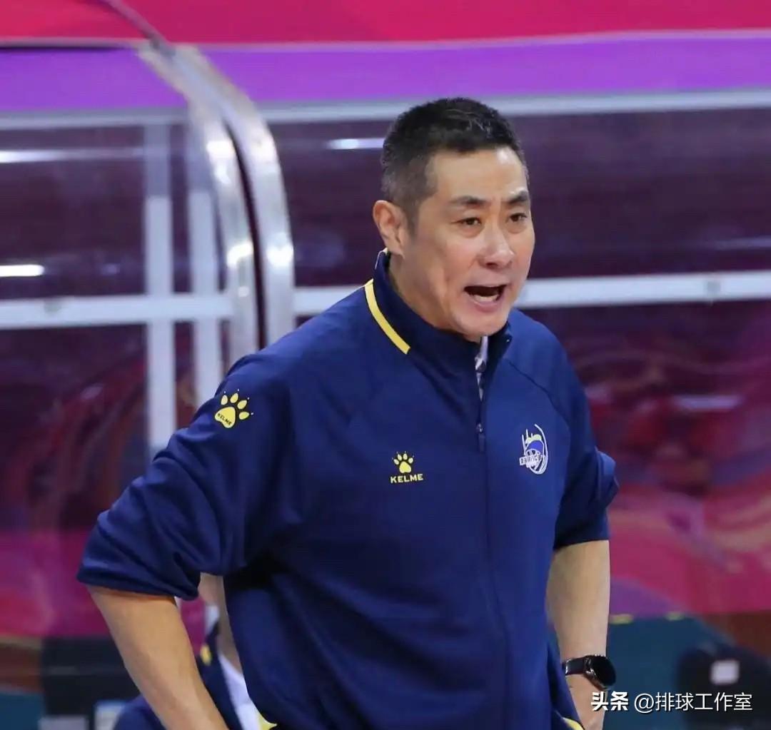 铜牌战次回合，天津女排0：3不敌山东女排，两局13：25，一局16：25，输的丢