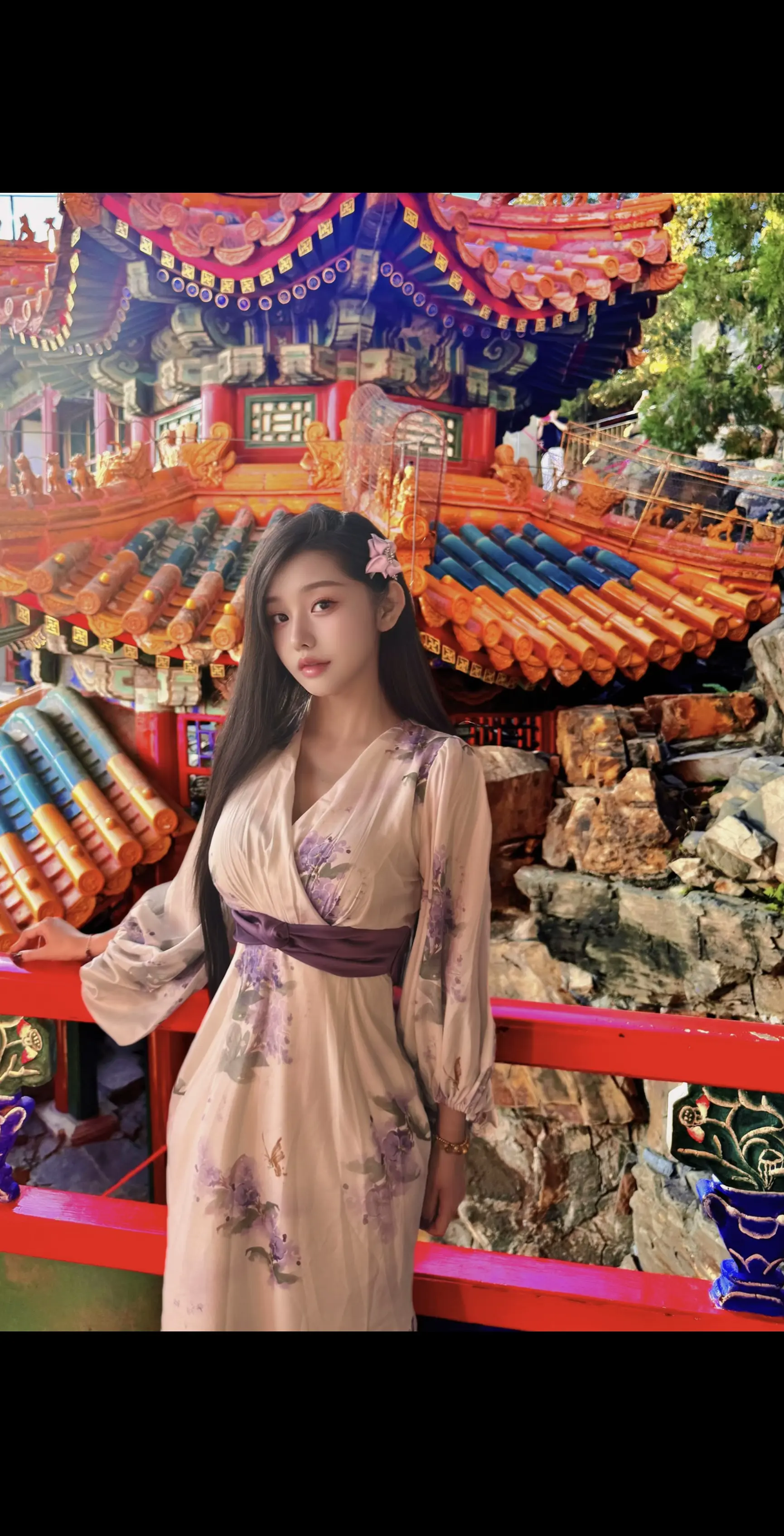 那年我素面朝天 你说怎么都好看 或许是年纪轻轻 或许是情意深