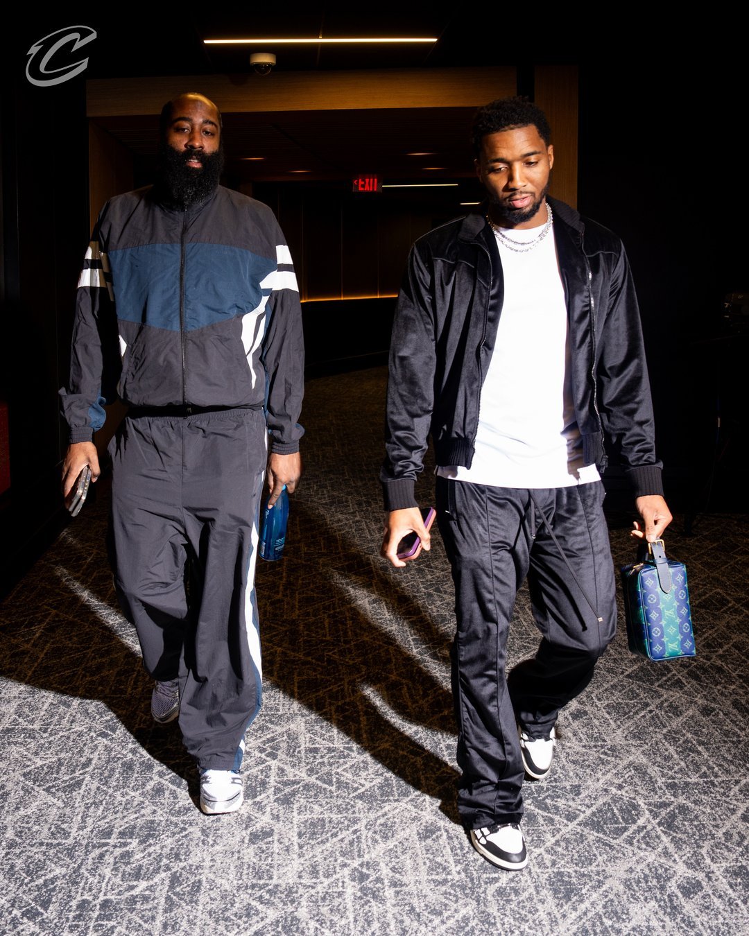 登哥米切尔一起入场！ 