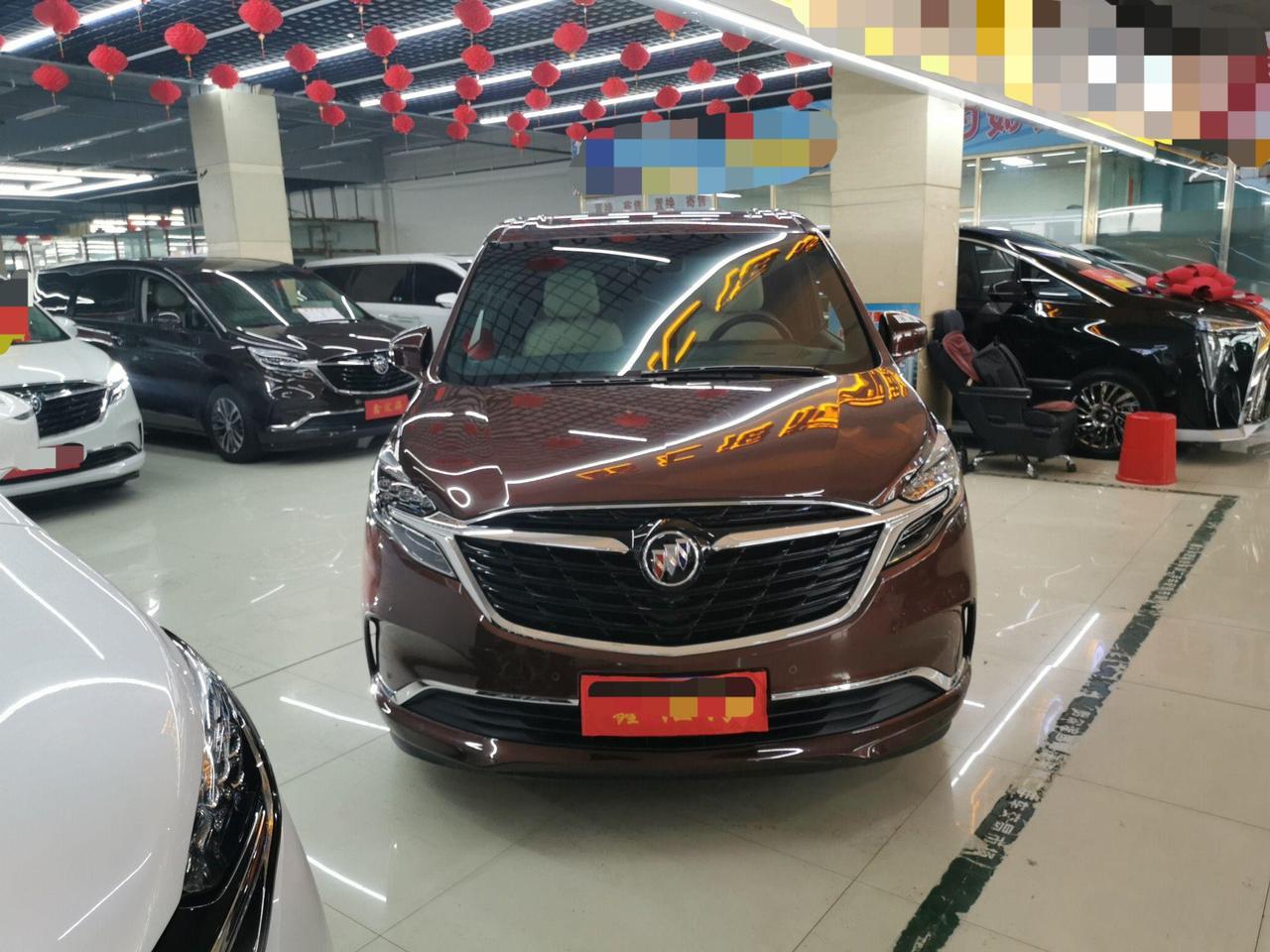 试驾试乘了别克GL8，就想要舒适的配置，但新车太贵，转头来买二手高配。
前两天帮