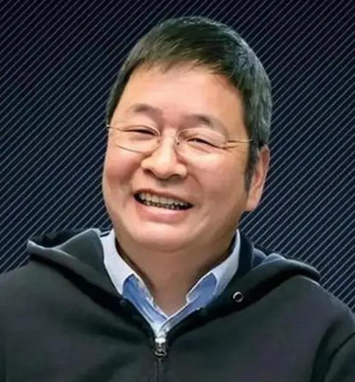 虞仁荣，来自宁波镇海的理科高考状元，天才学霸，清华大学传说中的“EE85 班”优