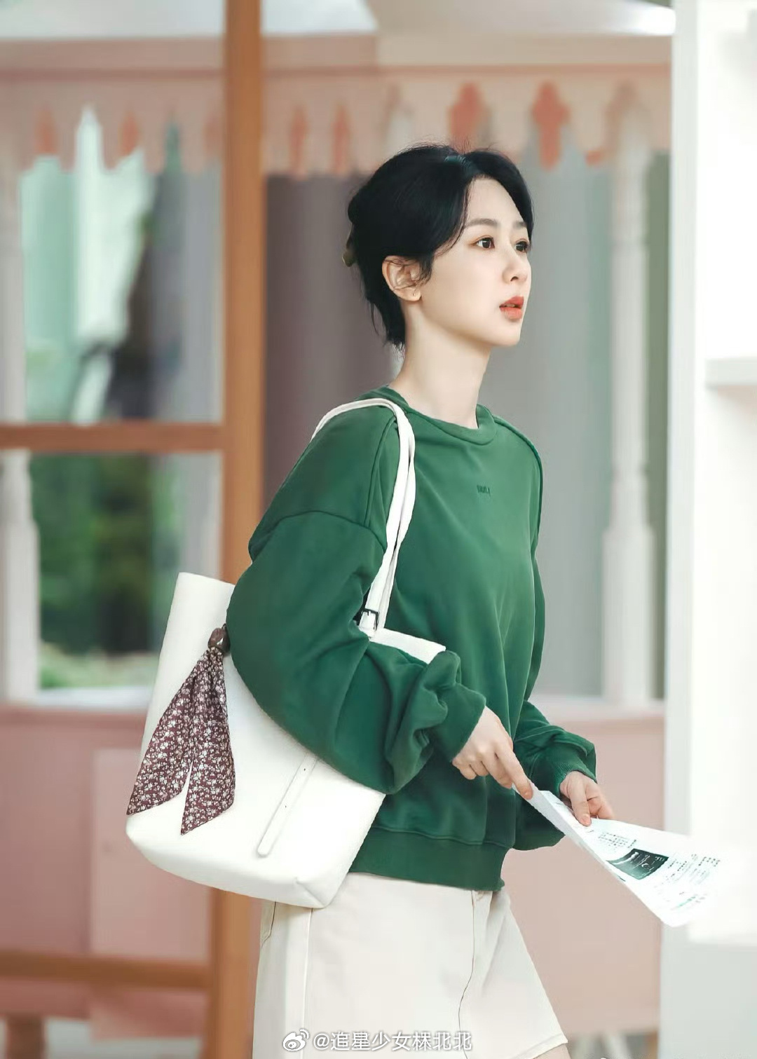 杨紫《承欢记》这部剧的深度和广度是被低估的，数据也是，《承欢记》算是去年的黑马，
