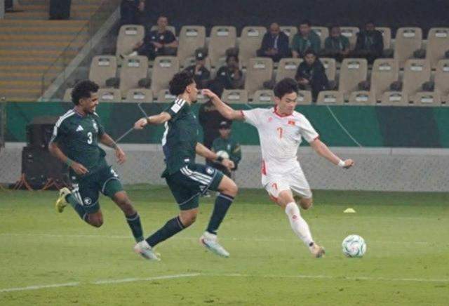 亚运男足4强全部出炉！国足3-0泰国，时隔28年创历史