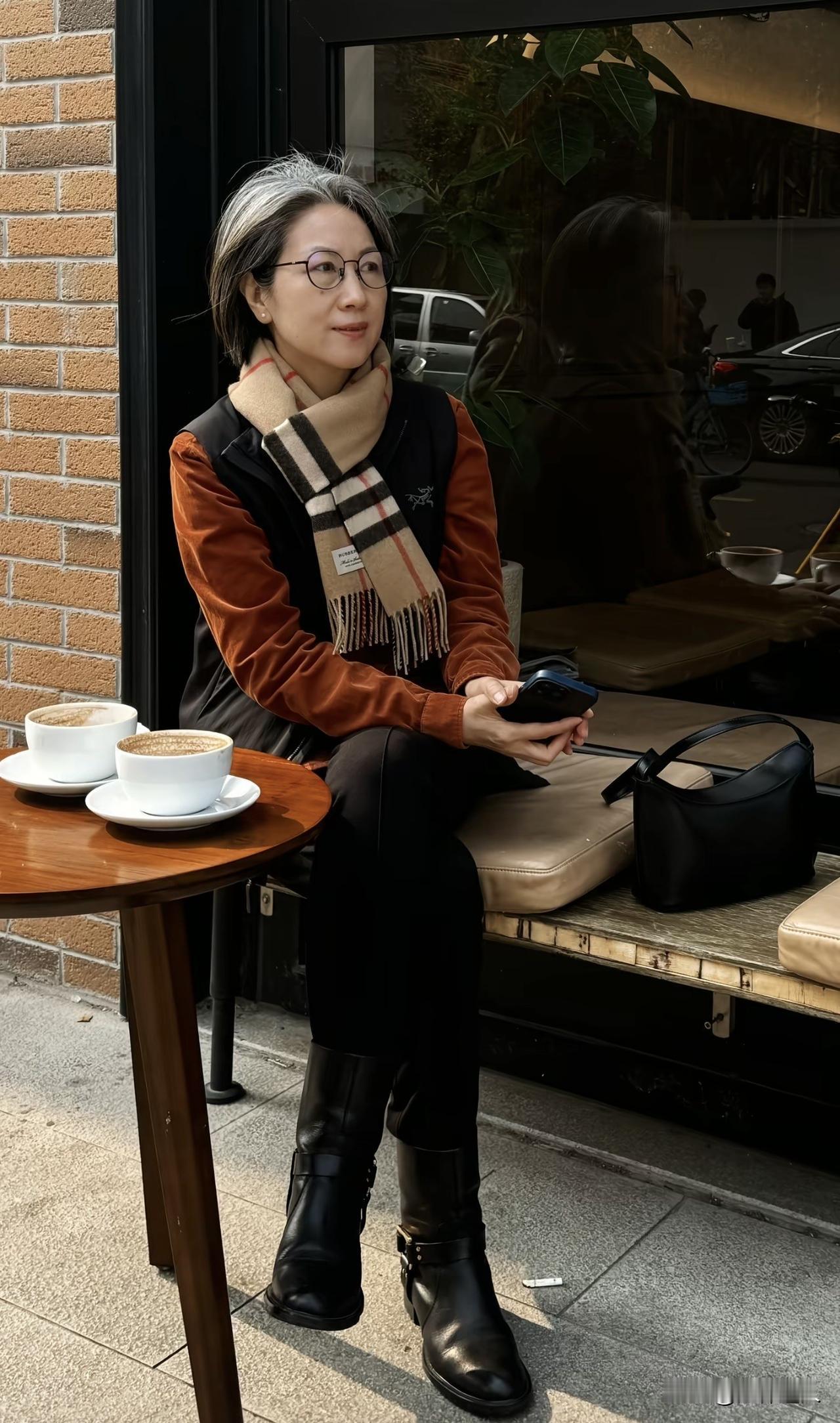 男人这一辈子，拼到最后，拼的都不是自己多少本事，拼的好和坏就在老婆身上。

找对