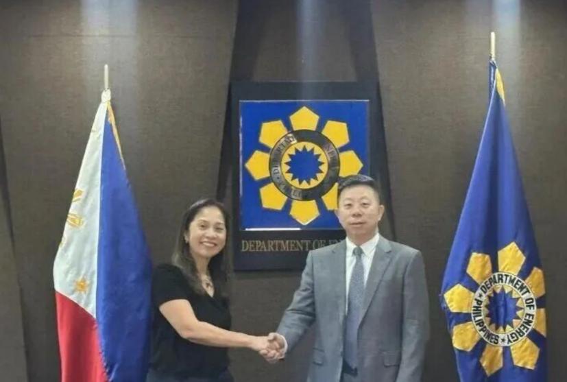 菲律宾人慌了，开始找中国求助！9月23日，菲律宾能源部代理部长莎朗·加仁接受当地