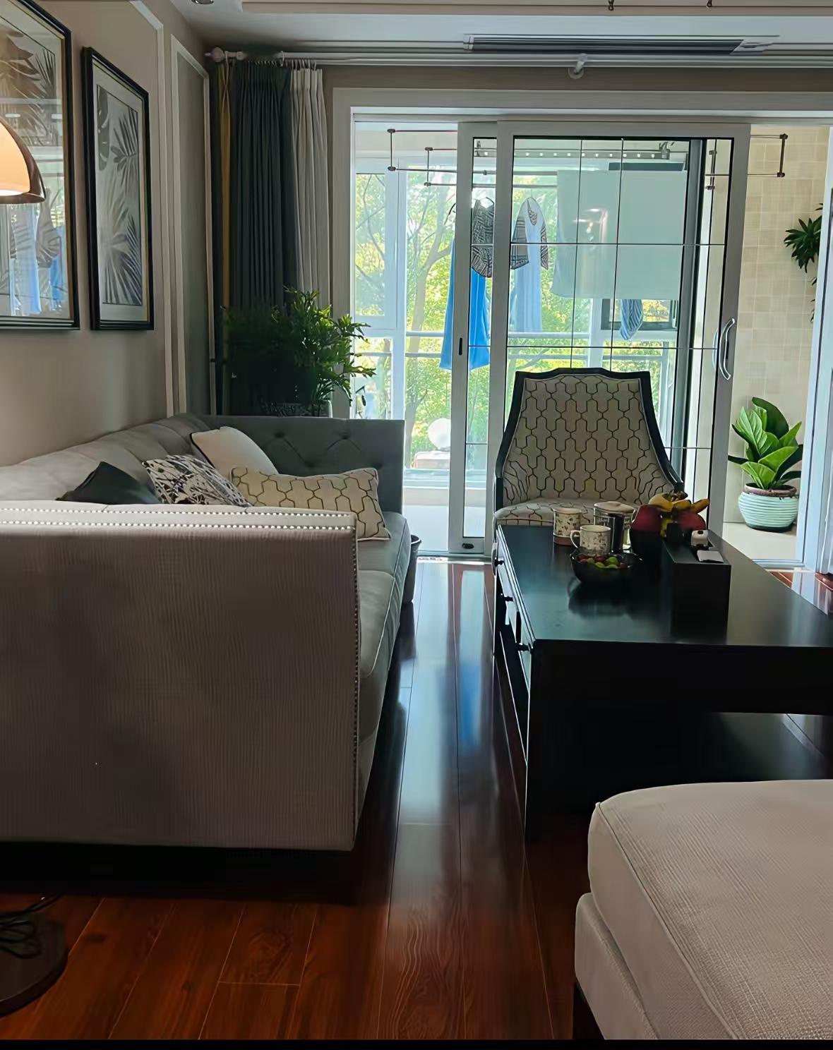 儿媳妇嫁过来我们家快十年，现在已经基本不喊妈了。我妈去世以后不喊婆婆妈了，喊不出