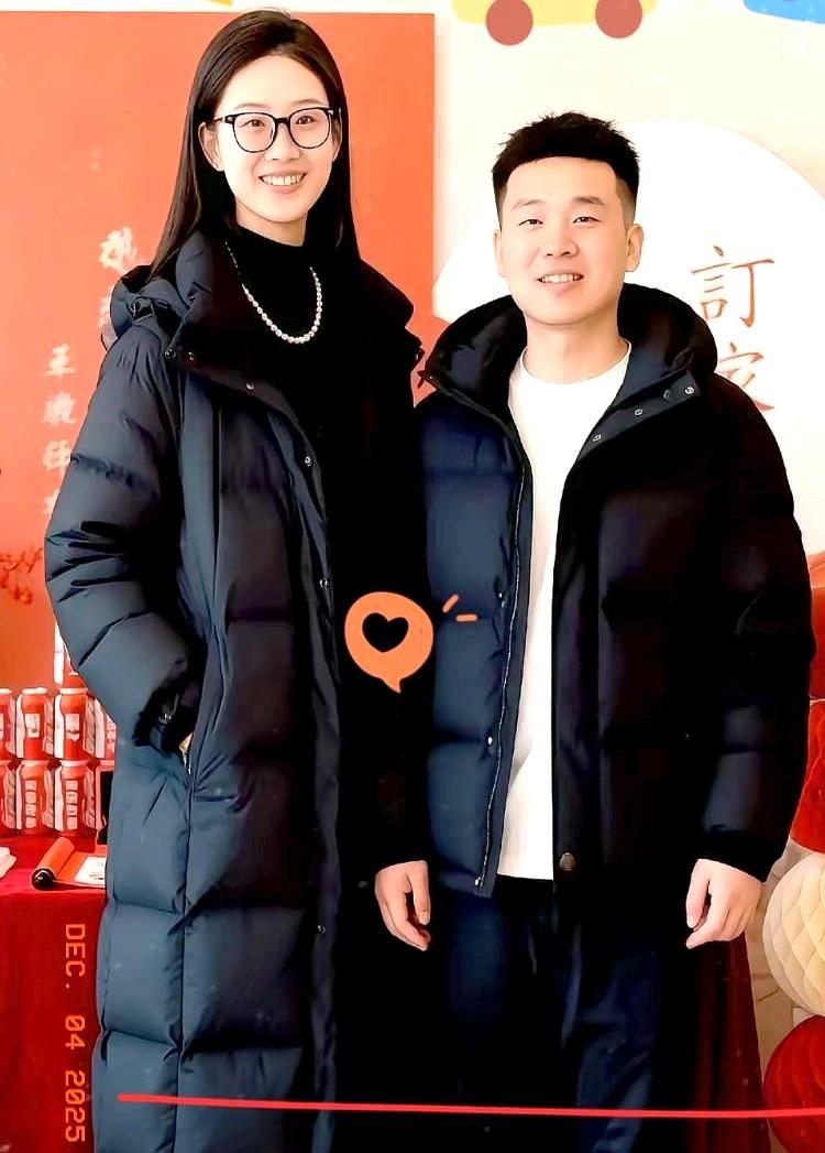 北大女博士宋某和哈工大男博士刘某恋爱六年准备订婚,女孩父亲在家宴上丢出一句“彩礼