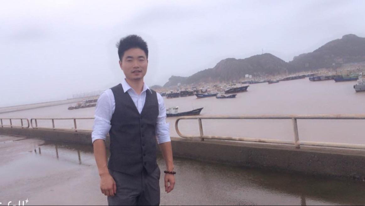 从单身狗变成养狗，从一人到一儿一女。这是我 10 年的变迁史