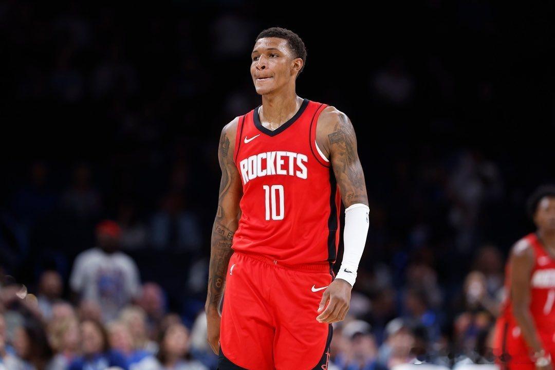 休斯顿火箭 史密斯-我的评分：今天小贾我必须给5星！！！18 分 | 10 篮板