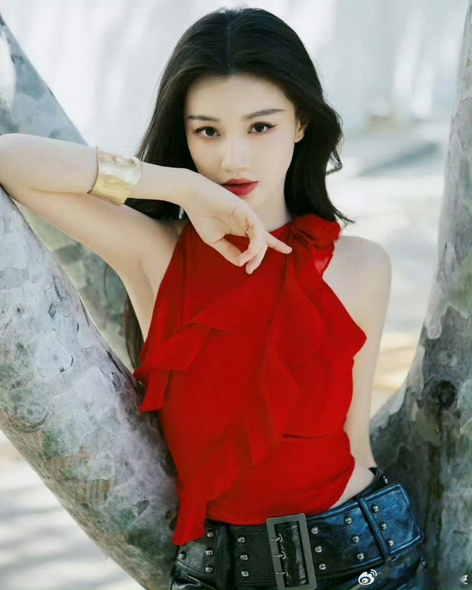 谁教王鹤润这么剪辑的笑鼠了！王鹤润也太全能了，自学剪辑整活，还直播打快板宣剧，又