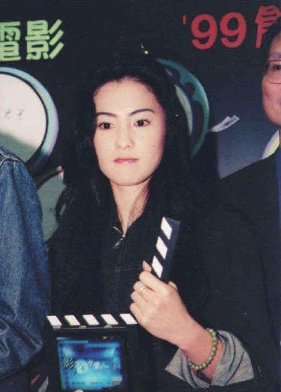 张柏芝出道时期扑面而来的新人美 真好（永远值得珍藏的瞬间 ​​​