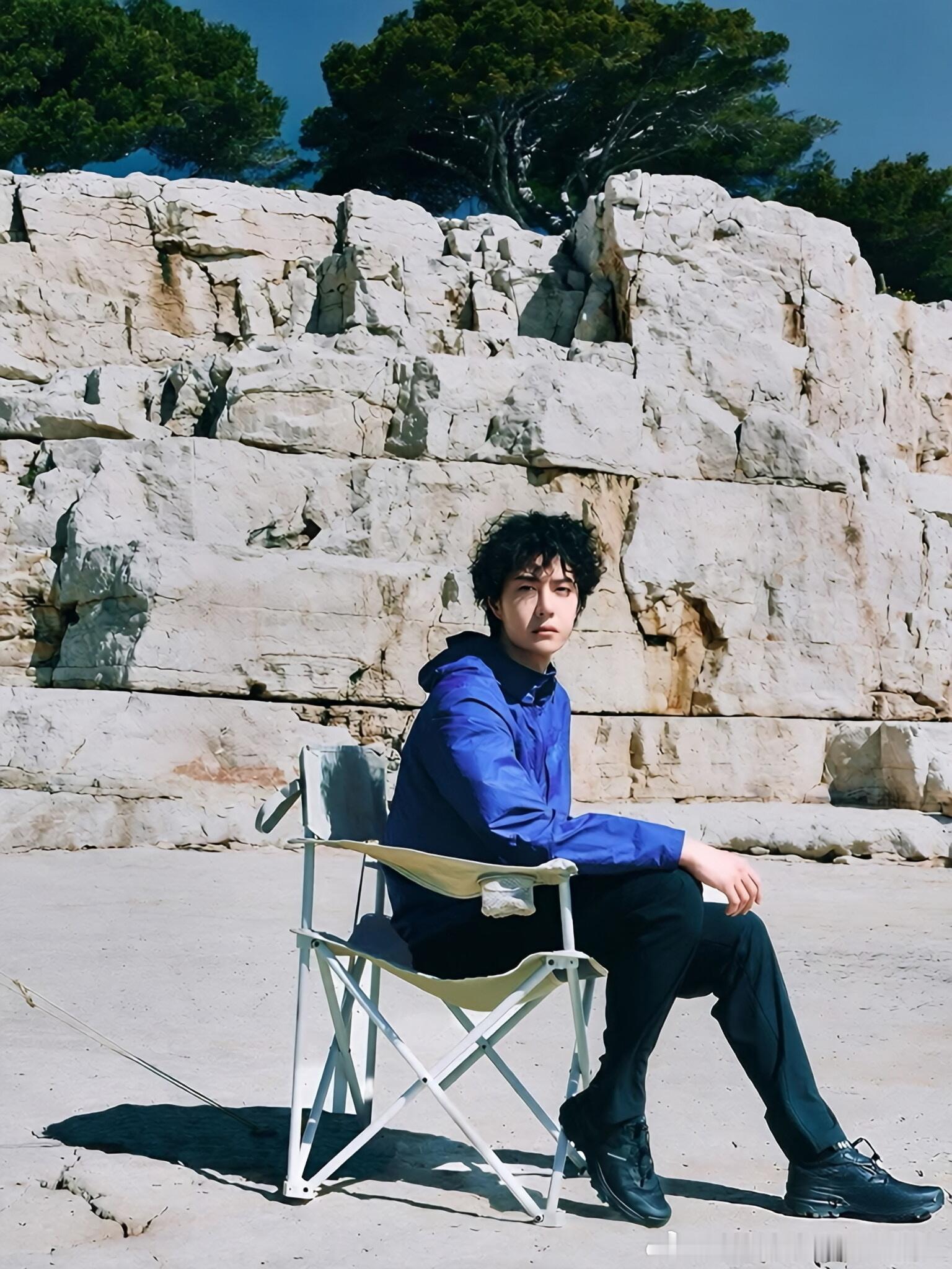王一博HH全球品牌代言人 涉身浪潮与爱，把辽阔都装进眼里！