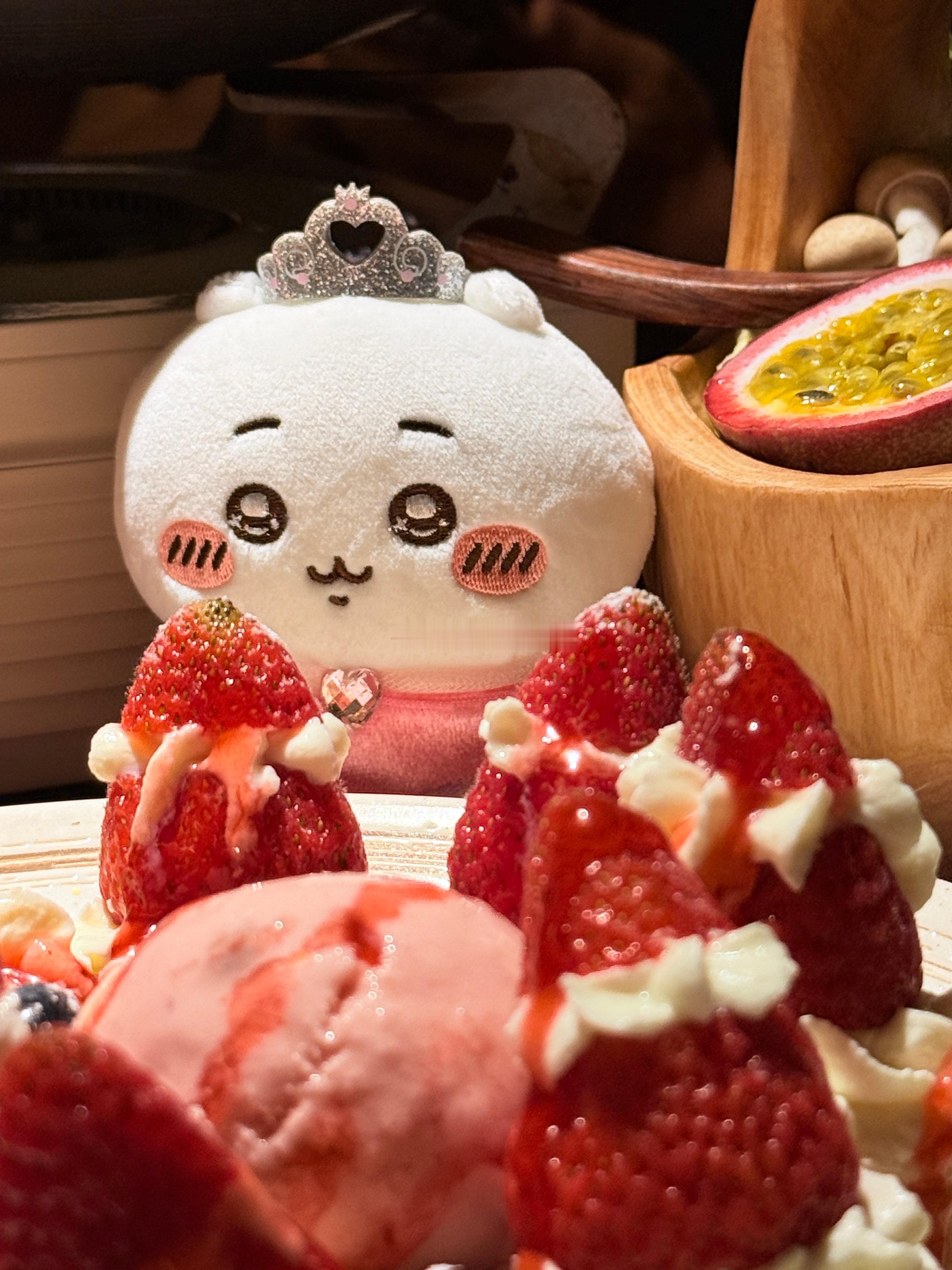吉伊  今天宝宝吃🍓 