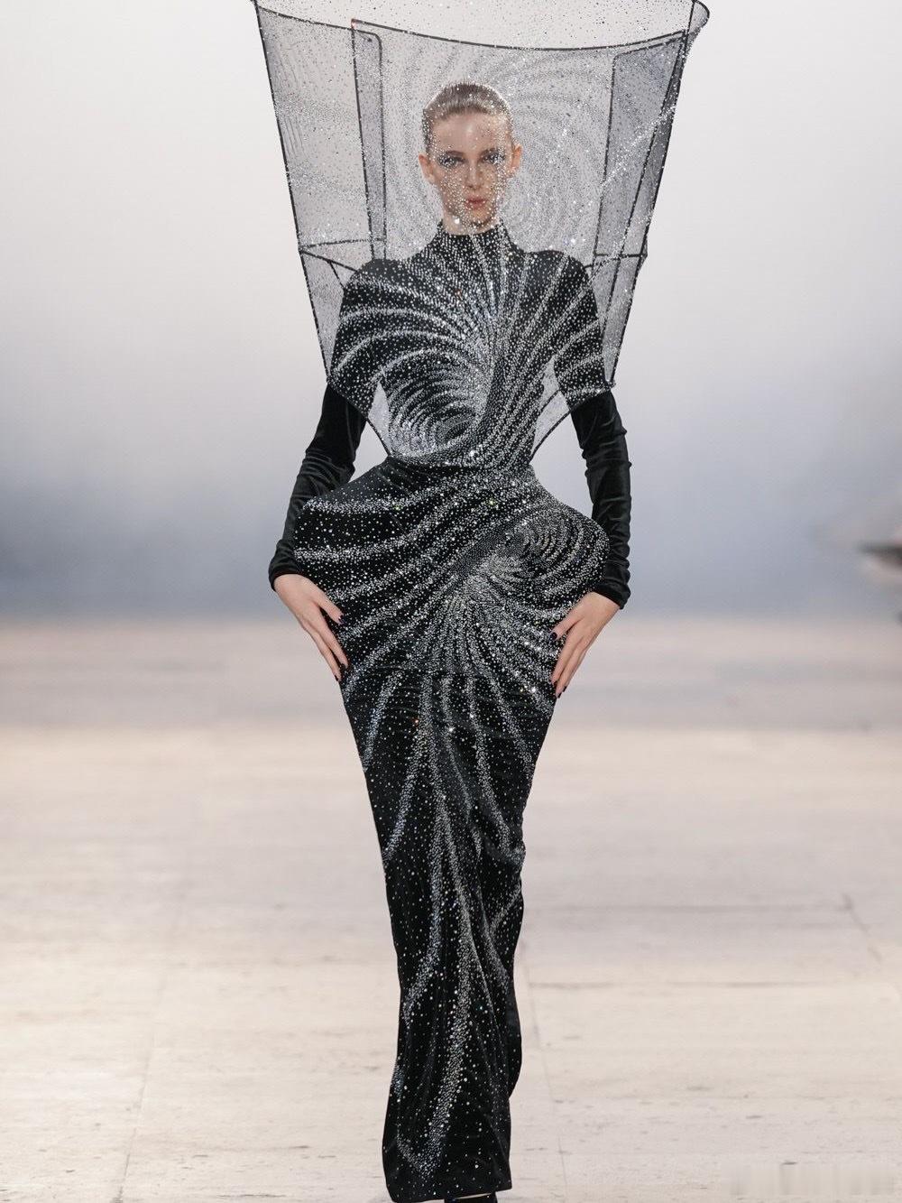 Rahul Mishra 2026春夏高定系列这个系列名为“炼金术”，印度设计师